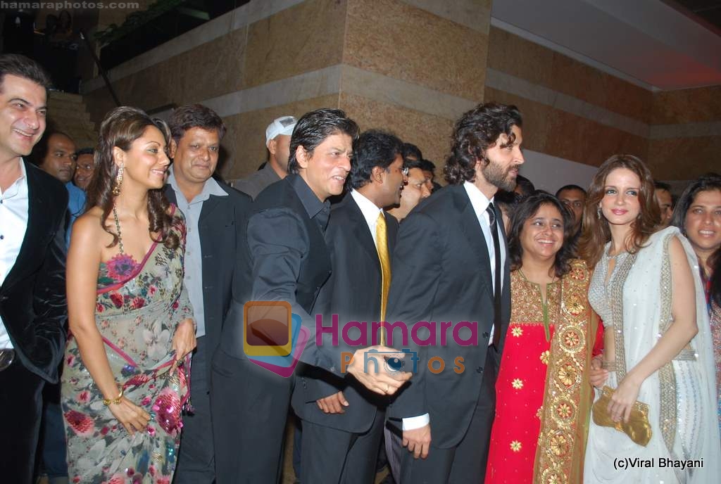 Shahrukh Khan, Gauri Khan, Hrithik Roshan, Suzanne Roshan, Sanjay Khan at Shilpa Shetty and Raj Kundra's wedding reception in Mumbai on 24th Nov 2009 