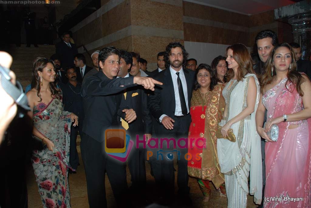 Shahrukh Khan, Gauri Khan, Hrithik Roshan, Suzanne Roshan at Shilpa Shetty and Raj Kundra's wedding reception in Mumbai on 24th Nov 2009 