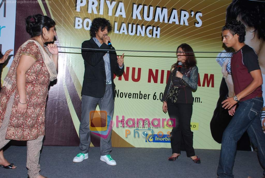 Sonu Nigam at the launch of Priya Kumar's book in Mumbai on 25th Nov 2009 