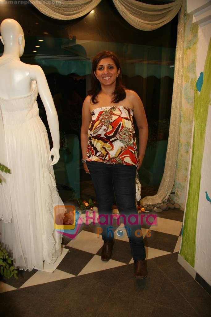 Munisha Khatwani at Varsha Bhawnani's store launch in Khar on 25th Nov 2009 