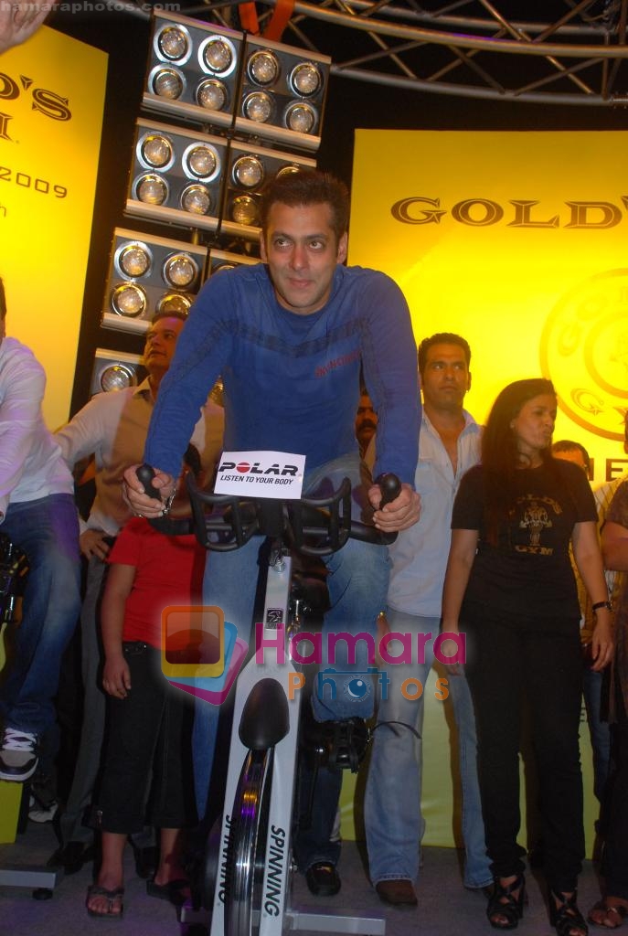 Salman Khan  at Gold's Gym -Mega Spinnathon 2009 in Banstand, Bandra on 1st Dec 2009 