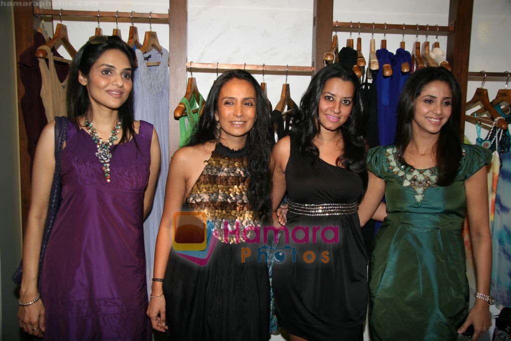 Madhoo, Suchitra Pillai at Fuel's Style & Sculpture workshop in Mumbai on 2nd Dec 2009 