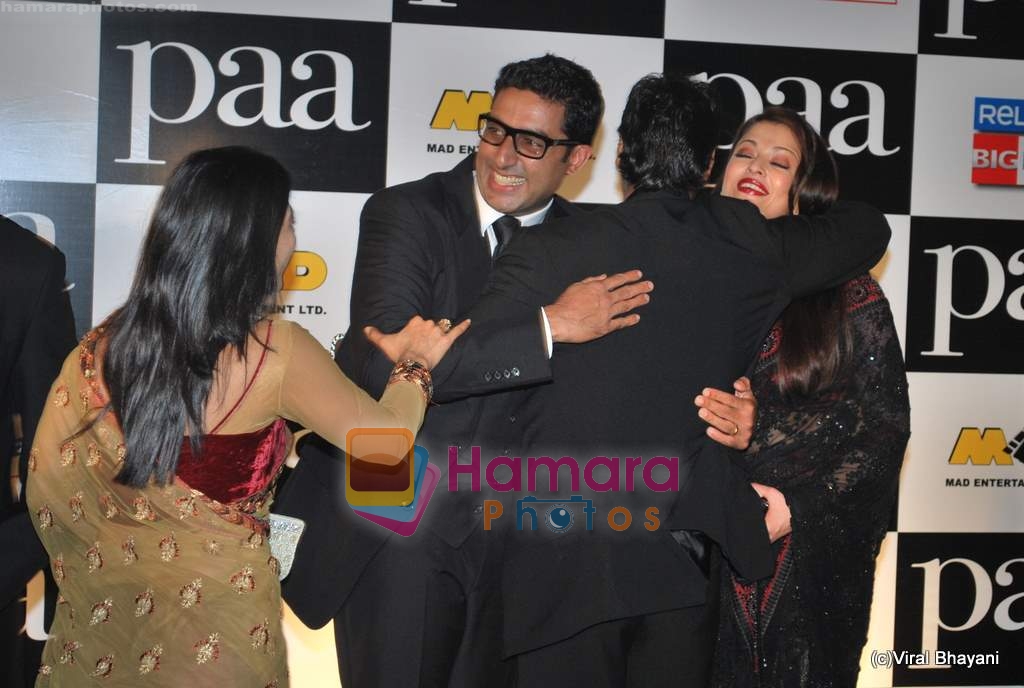 Abhishek Bachchan, Aishwarya Rai Bachchan, Ajay Devgan, Kajol at Paa premiere in Mumbai on 3rd Dec 2009 