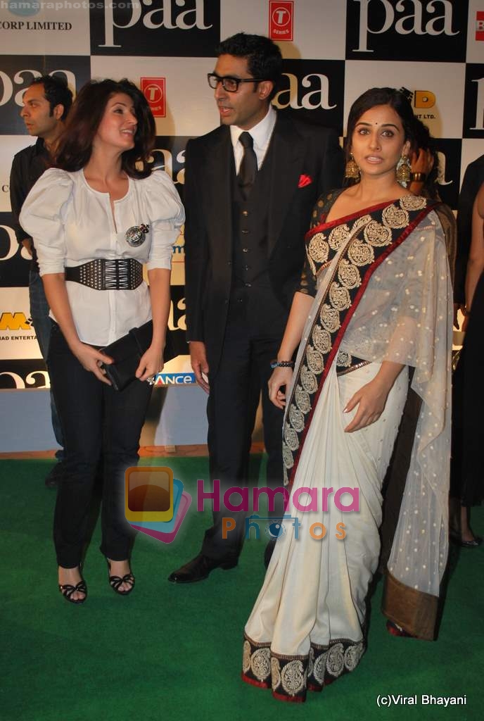 vidya, Abhishek, Twinkle at Paa premiere in Mumbai on 3rd Dec 2009 