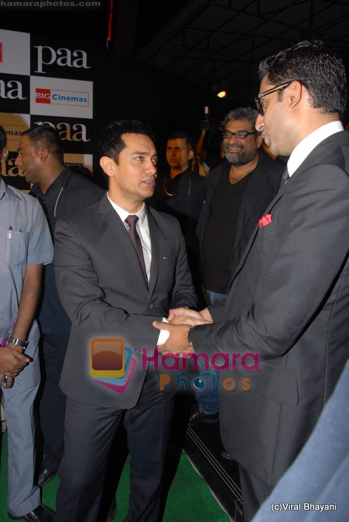 Aamir Khan, Abhishek Bachchan at Paa premiere in Mumbai on 3rd Dec 2009 