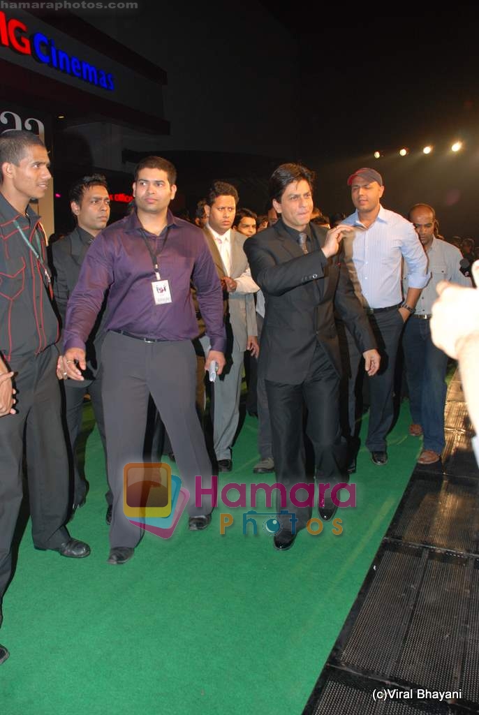 Shahrukh Khan at Paa premiere in Mumbai on 3rd Dec 2009 