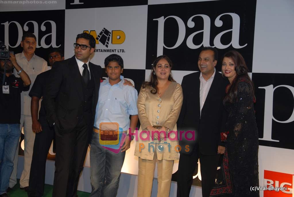 Abhishek Bachchan, Aishwarya Rai Bachchan, Tina and Anil Ambani at Paa premiere in Mumbai on 3rd Dec 2009 