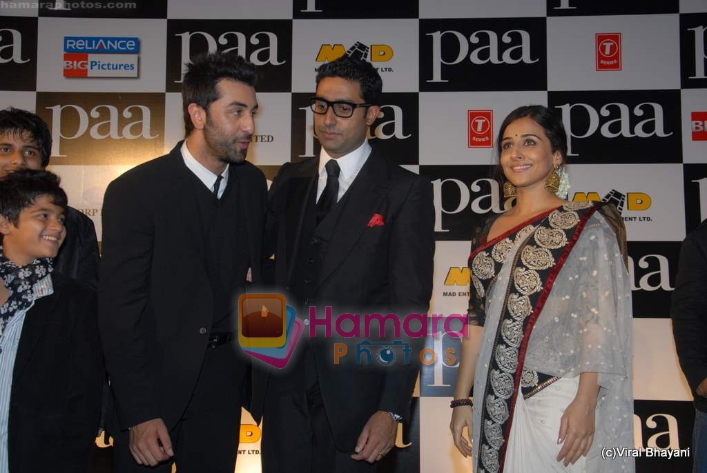 Abhishek Bachchan, Vidya Balan, Ranbir Kapoor at Paa premiere in Mumbai on 3rd Dec 2009 
