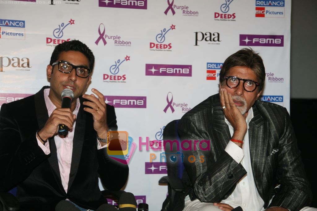 Amitabh Bachchan, Abhishek Bachchan watch Paa with Kids in Fame Adlabs, Mumbai on 7th Dec 2009 
