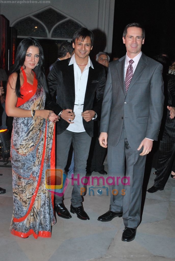 Celina Jaitley, Vivek Oberoi at IIFA 2011 Canada announcement in Taj Hotel, Mumbai on 9th Dec 2009 