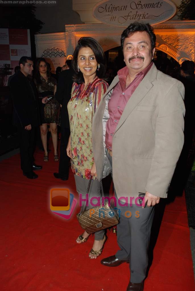 Rishi Kapoor, Neetu Singh at A tribute to Kaifi Azmi Mijwan in Mumbai on 15th Dec 2009 