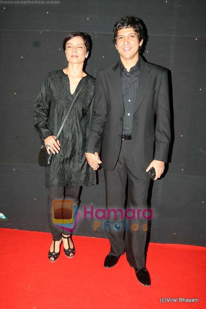 Farhan Akhtar, Adhuna Akhtar at Star Gold Sabse Favourite Kaun in Taj Land's End on 17th Dec 2009 