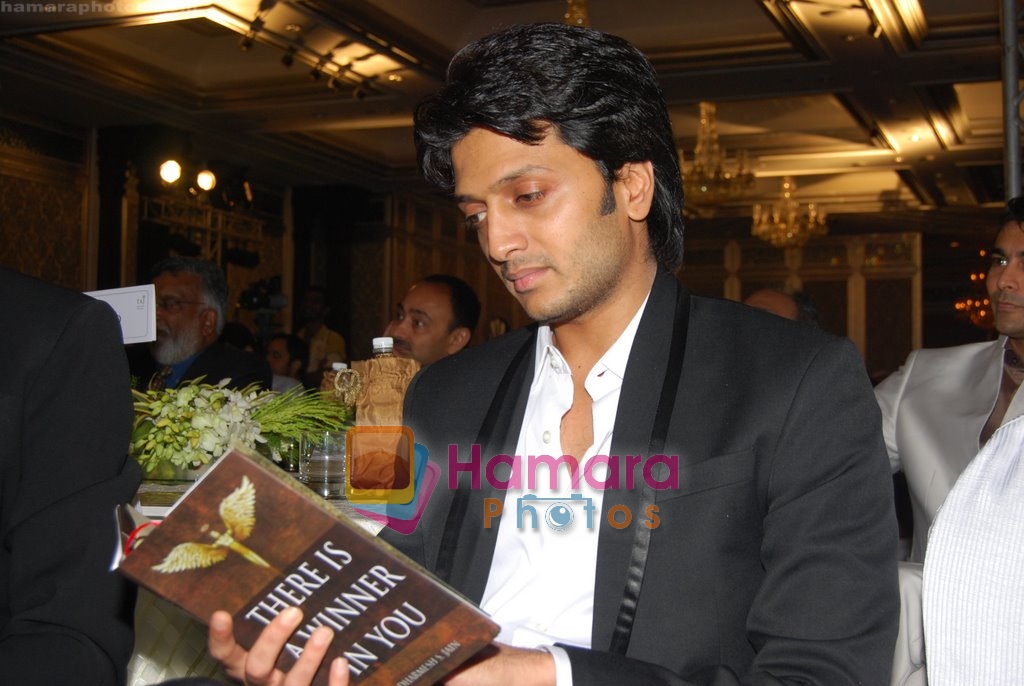 Ritesh Deshmukh at the launch of Dharmesh Jain's book There is a winner in you in Taj Colaba, Mumbai on 18th Dec 2009 