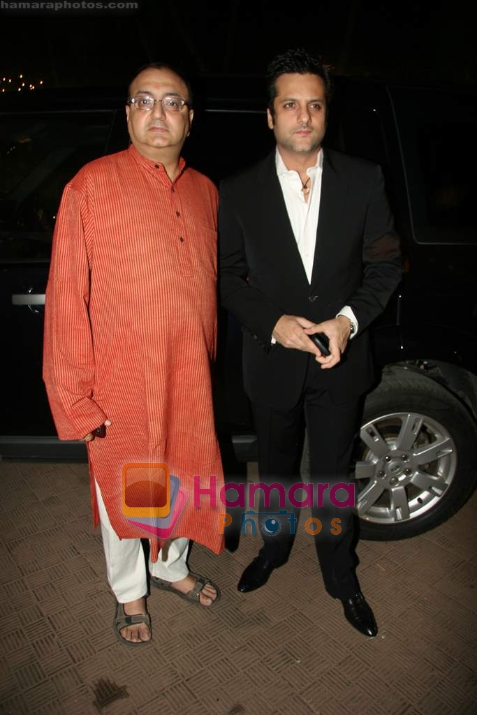 Vivek Vaswani, Fardeen Khan at Dhula Mil Gaya promotional event at MMTC Festival of Gold in Tulip Star on 20th Dec 2009 