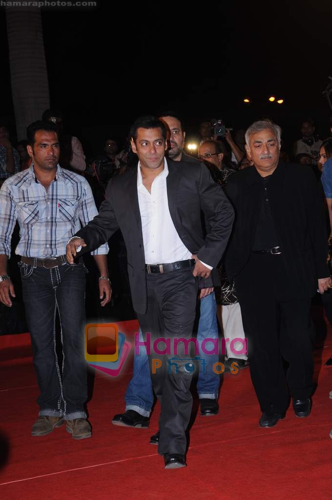 Salman Khan at 3 Idiots premiere in IMAX Wadala, Mumbai on 23rd Dec 2009 