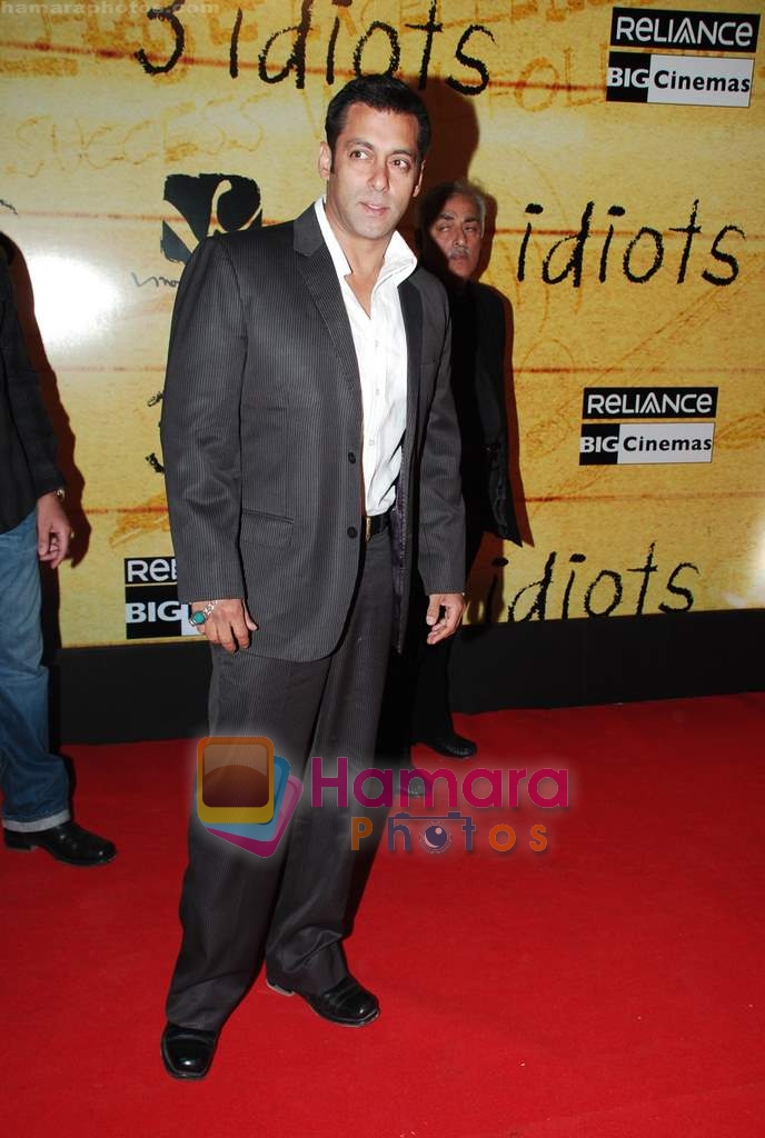 Salman Khan at 3 Idiots premiere in IMAX Wadala, Mumbai on 23rd Dec 2009 