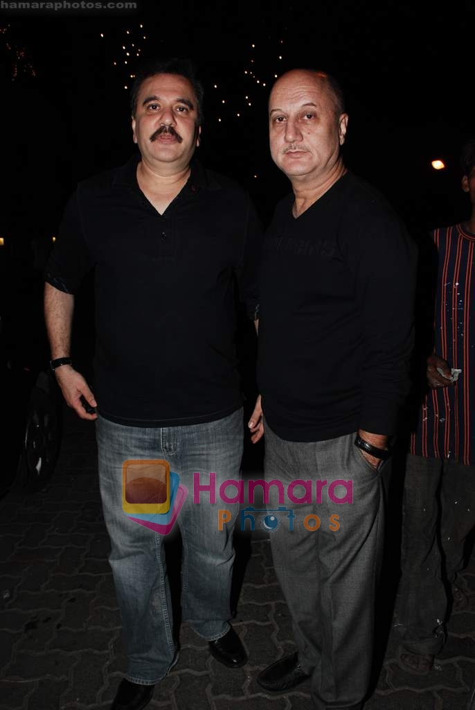 Anupam Kher at Anil Kapoor's birthday bash in Juhu Residence on 24th Dec 2009 
