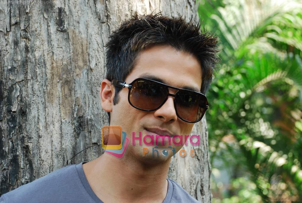 Shahid Kapoor photo shoot for Chance pe Dance in Filmistan on 25th Dec 2009 