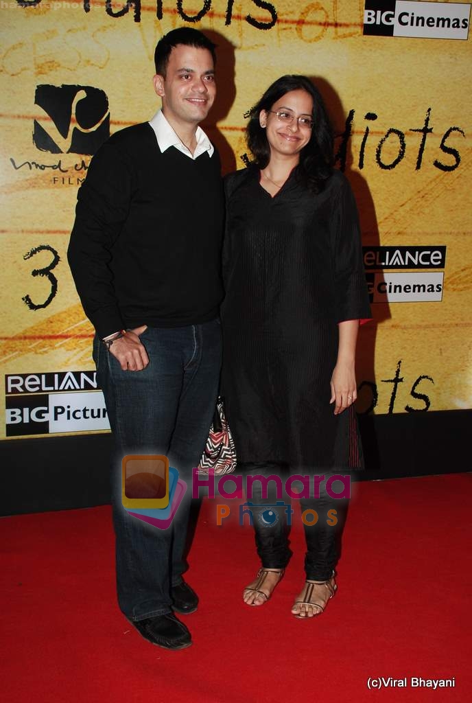 at 3 Idiots premiere in IMAX Wadala, Mumbai on 23rd Dec 2009 