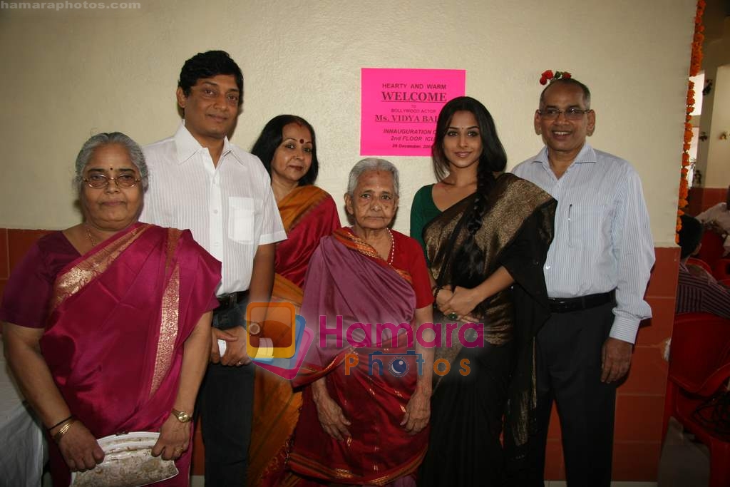 Vidya Balan inaugurates ICU ward of INLAKS General Hospital in Chembur on 26th Dec 2009 