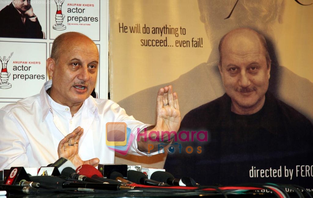 Anupam Kher at 200th performance of Kuchh Bhi HI Sakta Hai 1 act play in Actore Preapres, Santacruz on 28th Dec 2009 