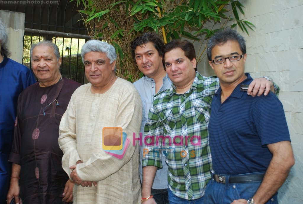 Javed Akhtar, Aadesh Shrivastav, Lalit Pandit at Musicians thank Indian Govt for Royalties in Press Club on 29th Dec 2009 