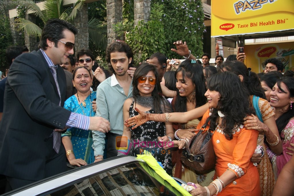 Fardeen Khan Promotes Dulha Mil Gaya in Megamall, Mumbai on 4th Jan 2009 