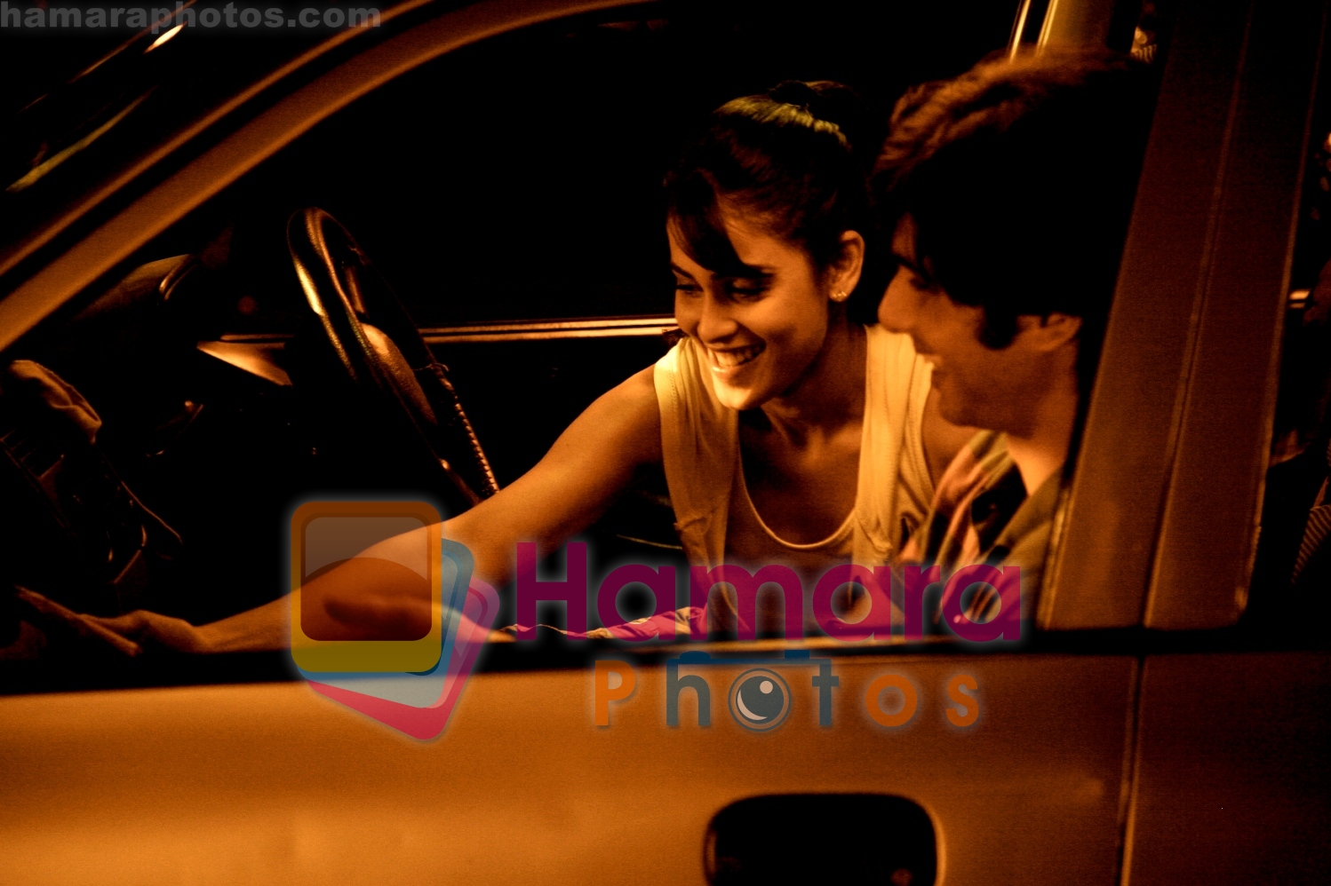 Genelia D Souza, Shahid Kapoor in the still from movie Chance Pe Dance 