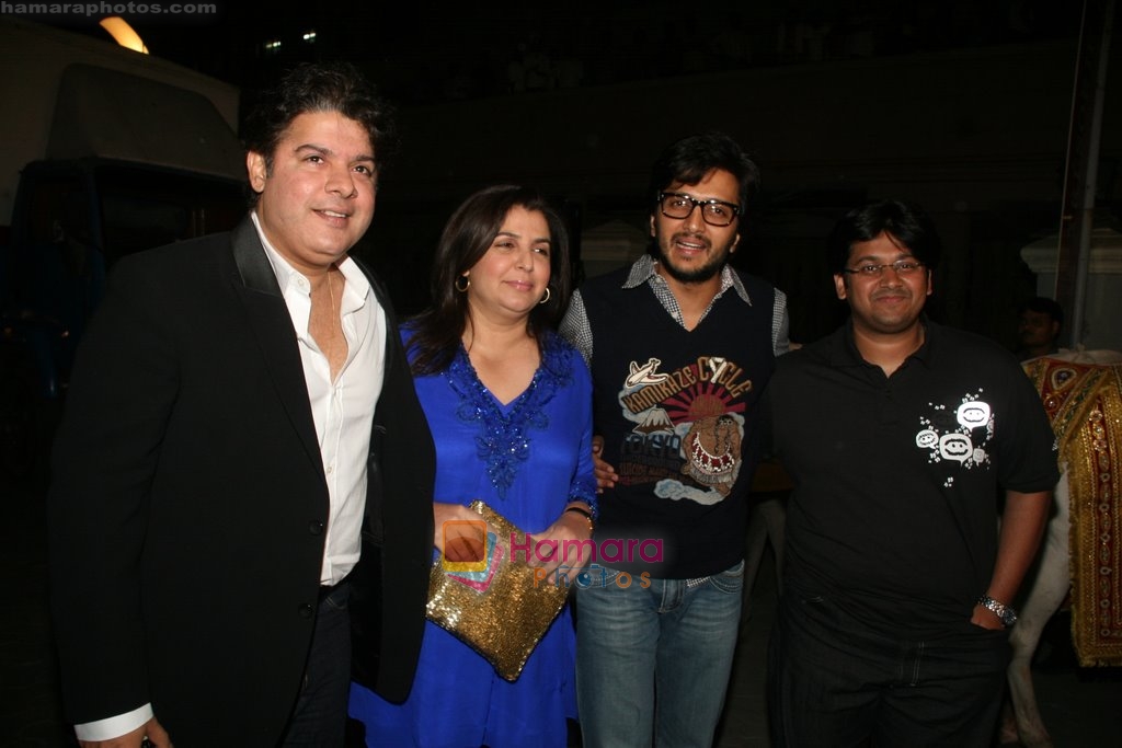 Farah Khan, Sajid Khan, Ritesh Deshmukh at the Premiere of Dulha Mil Gaya in Cinemax, Mumbai on 7th Jan 2010 