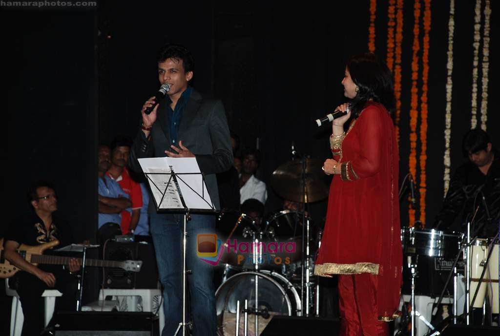 Abhijeet Sawant pay tribute to Mahendra Kapoor in St Andrews on 7th Jan 2009 