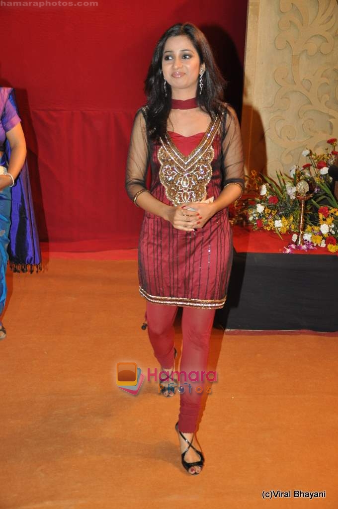 Shreya Ghoshal at the Red Carpet of Apsara Awards in Chitrakot Grounds on 8th Jan 2009 