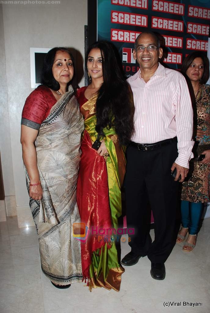 Vidya Balan at Star Screen Awards red carpet on 9th Jan 2010 