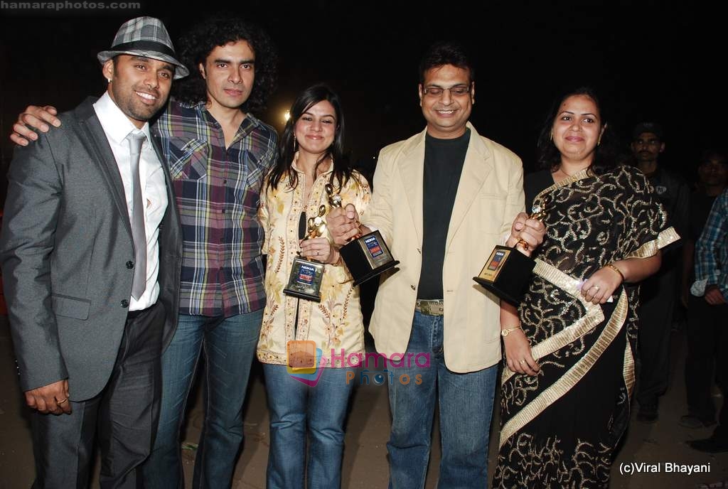 Imtiaz Ali at Star Screen Awards red carpet on 9th Jan 2010 