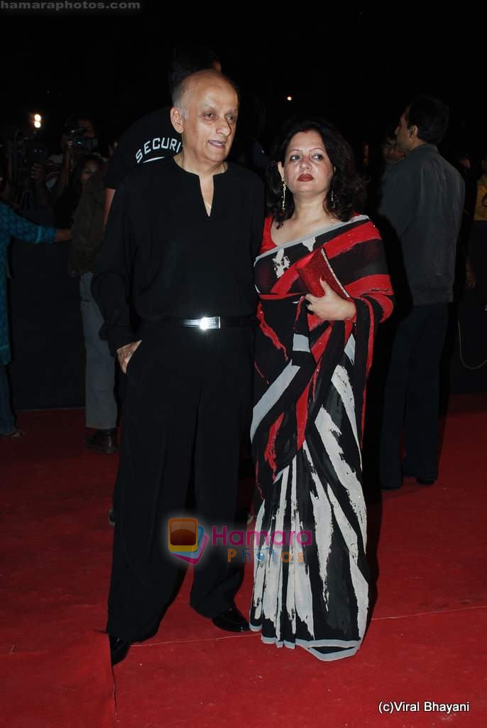 Mukesh Bhatt at Star Screen Awards red carpet on 9th Jan 2010 