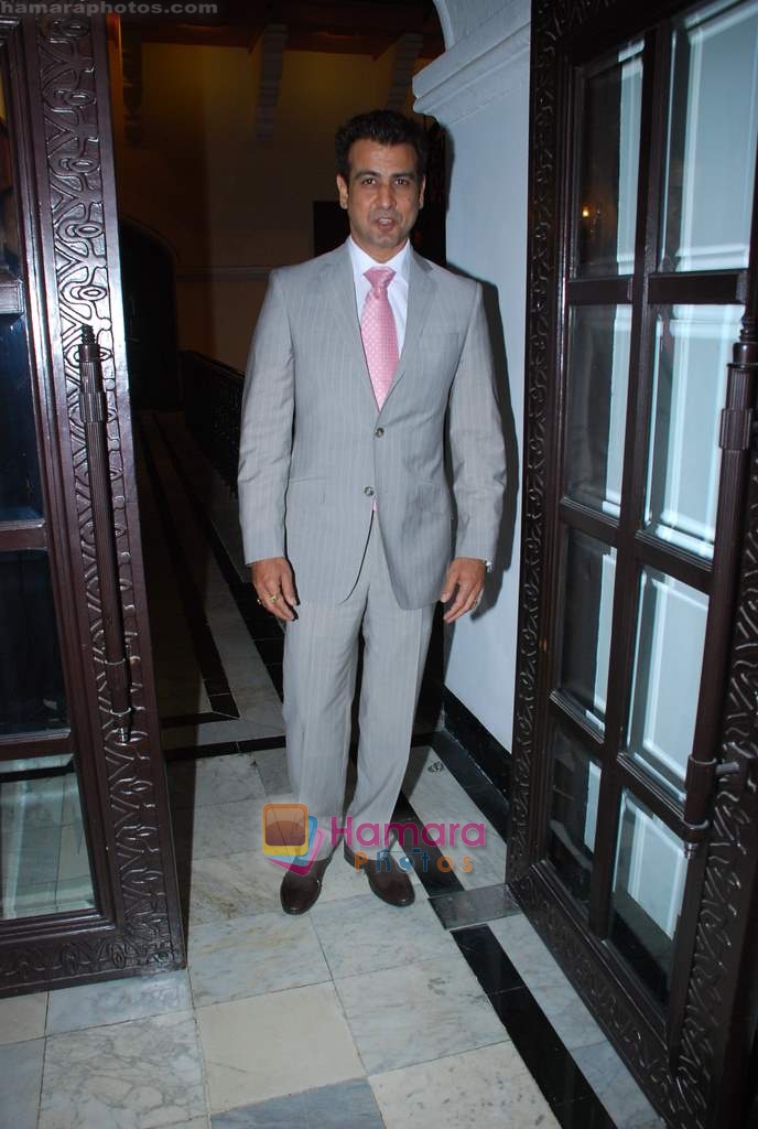 Ronit Roy at CPAA fashion show in Taj Hotel on 9th Jan 2010 