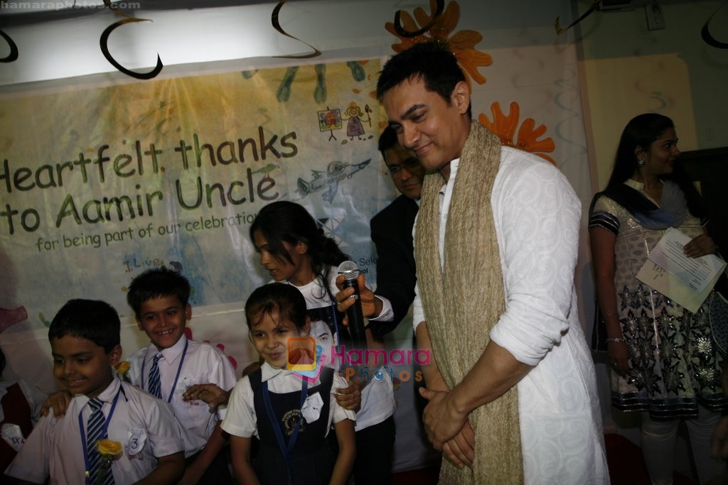 Aamir Khan grace Seksaria School festival in Malad, Mumbai on 10th Jan 2010 