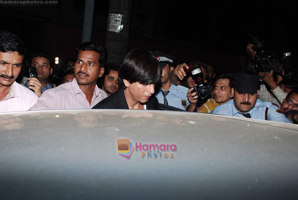 Shahrukh Khan at Hrithik Roshan's birthday bash in Aurus on 10th Jan 2010 