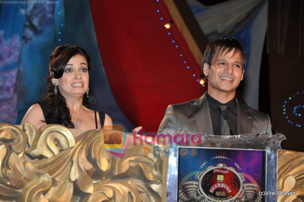 Dia Mirza, Vivek Oberoi at Stardust Awards on 17th Jan 2010 