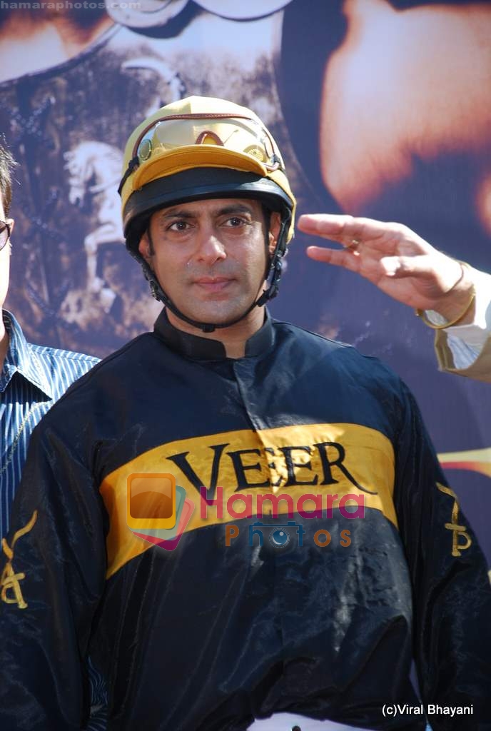 Salman Khan at Salman Khan's Veer race at Heelo Million race in Mahalaxmi Race Course on 17th Jan 2010 