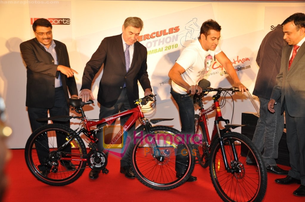 Salman Khan, Eddy merckx at Mumbai Cyclothon Media meet in Trident, Bandra, Mumbai on 18th Jan 2010 
