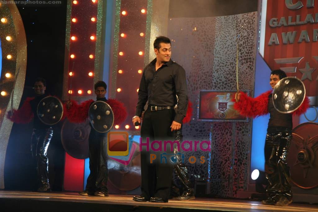 Salman Khan at CID Galantry Awards in Taj Land's End, Mumbai on 19th Jan 2010 