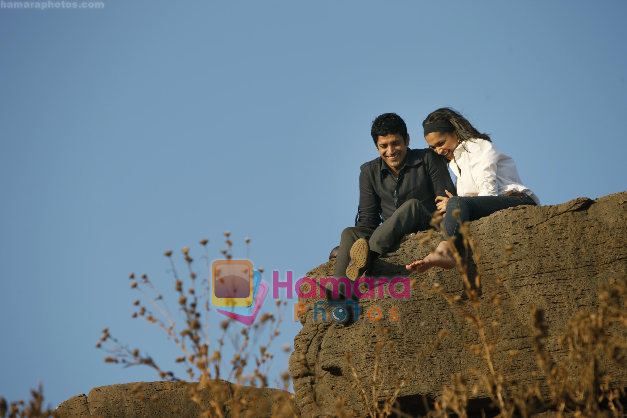 Farhan Akhtar, Deepika Padukone in the still from movie Karthik Calling Karthik 