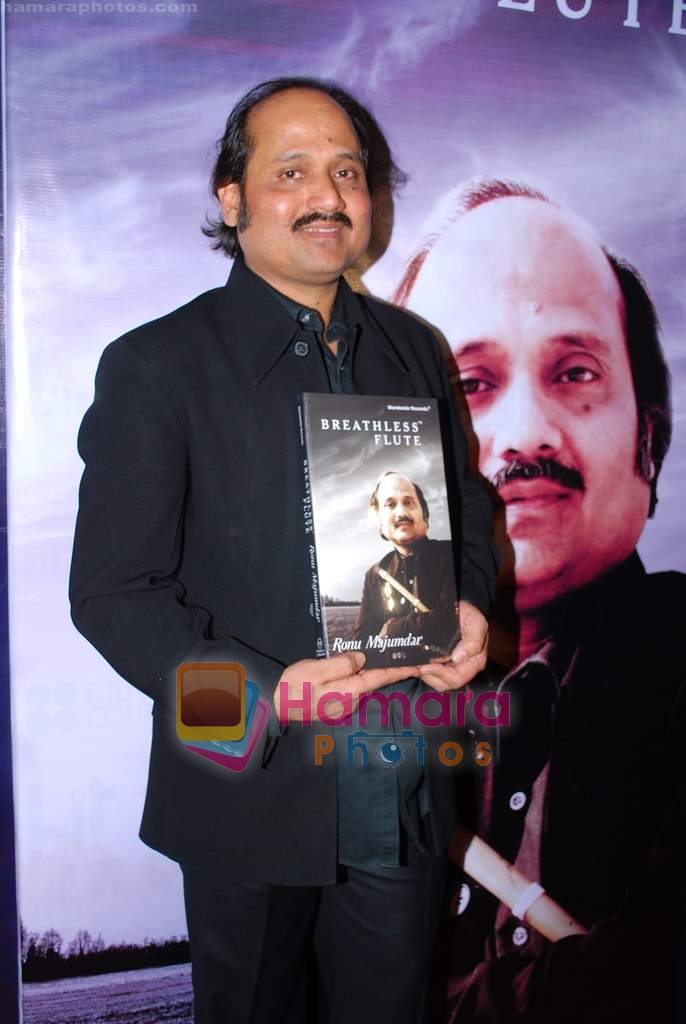 at Pandit Ronu Majumdar's Album Launch in Mumbai on 28th Jan 2010 