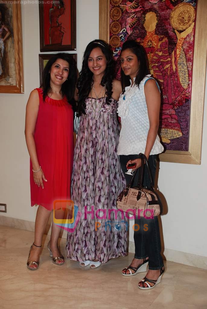 Sonakshi Sinha at art brunch Journey V in alliance with NGO Passages in Art N Soul, Worli, Mumbai on 31st an 2010 