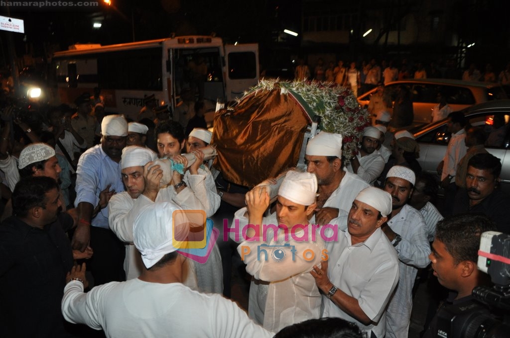 Bollywood pays homage to Aamir Khan's father Tahir Hussain in Bandra, Mumbai on 3rd Feb 2010 