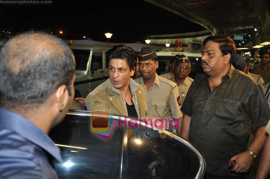 Shahrukh Khan leave for My Name Is Khan premiere in Mumbai on 10th Feb 2010 