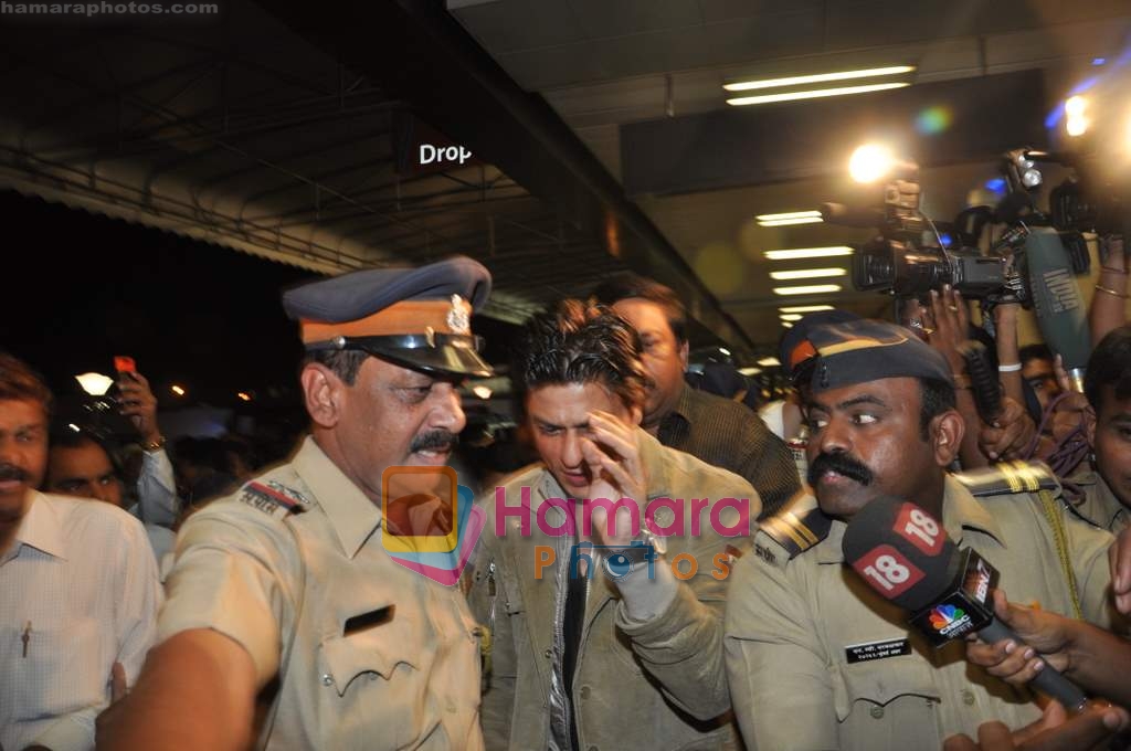 Shahrukh Khan leave for My Name Is Khan premiere in Mumbai on 10th Feb 2010 