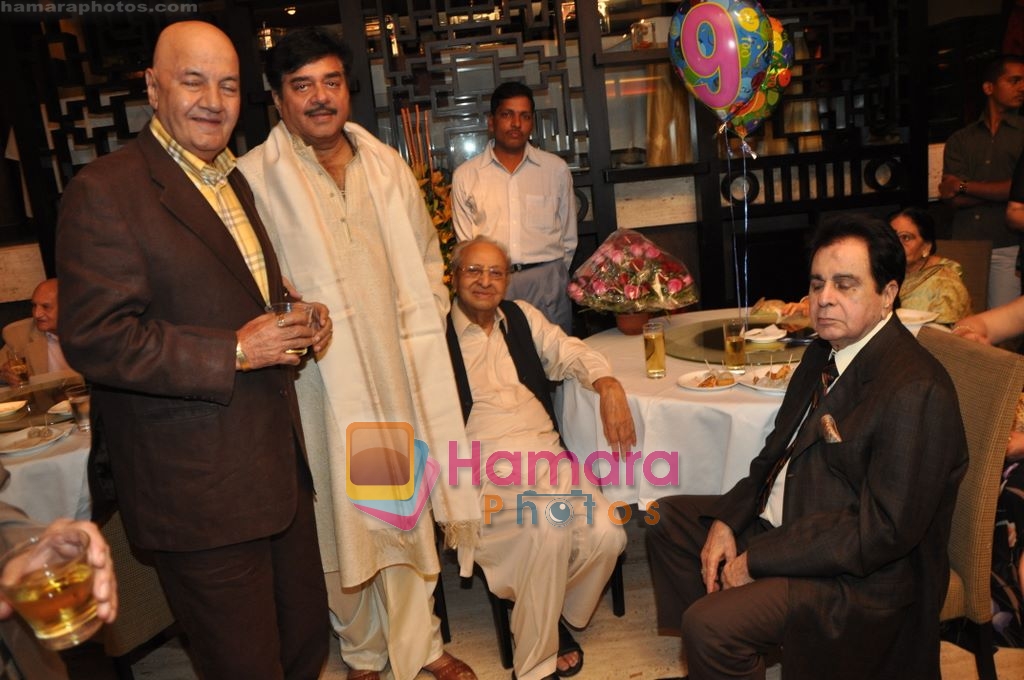 Shatrughan Sinha at Pran's 90th birthday bash in Royal CHina, Mumbai on 12th Feb 2010 