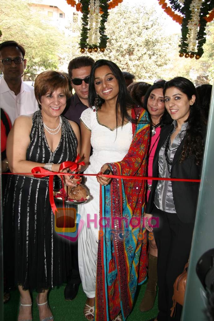 Reshmi Ghosh launches Berkowits in Andheri on 13th Feb 2010 