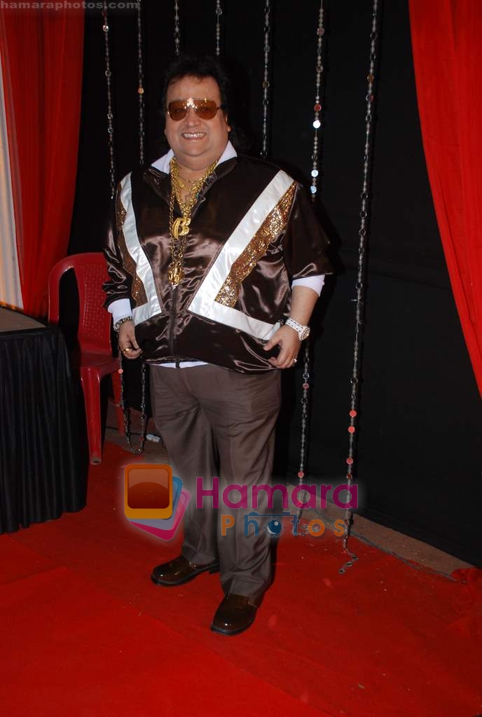 Bappi Lahiri at Zee Rishtey Awards in Andheri Sports Complex on 13th Feb 2010 